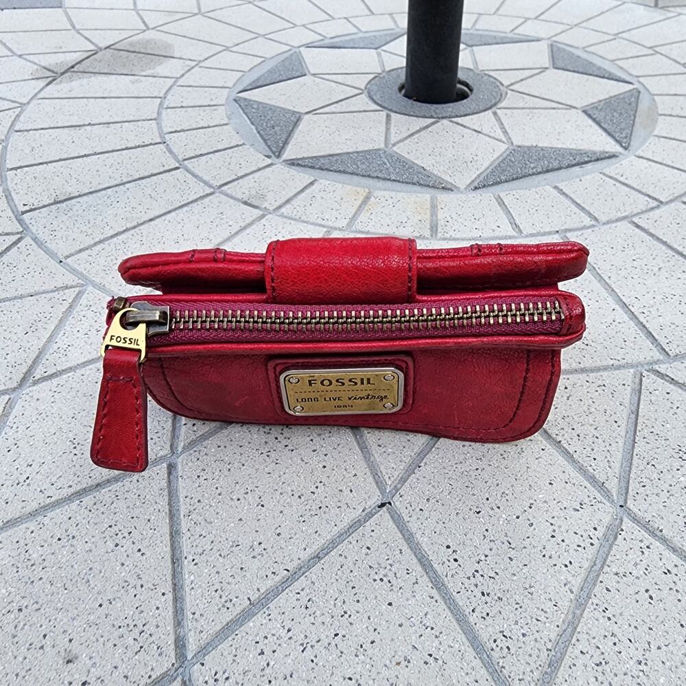 Fossil Raspberry Red Supple Distressed Leather Tr… - image 5